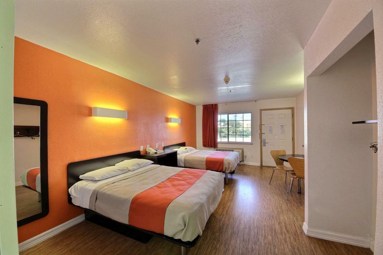 Motel 6-Edinburg, Tx Eksteriør billede