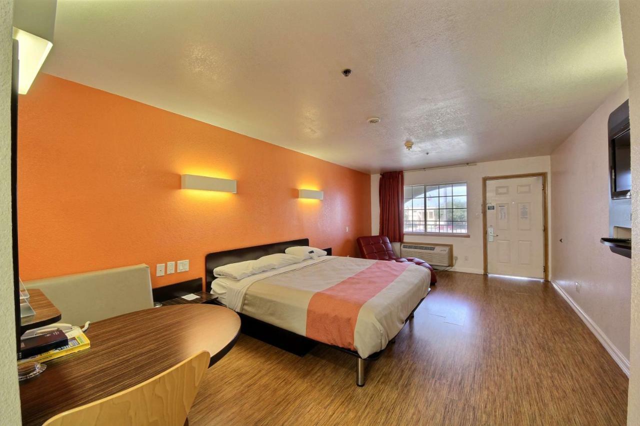 Motel 6-Edinburg, Tx Eksteriør billede